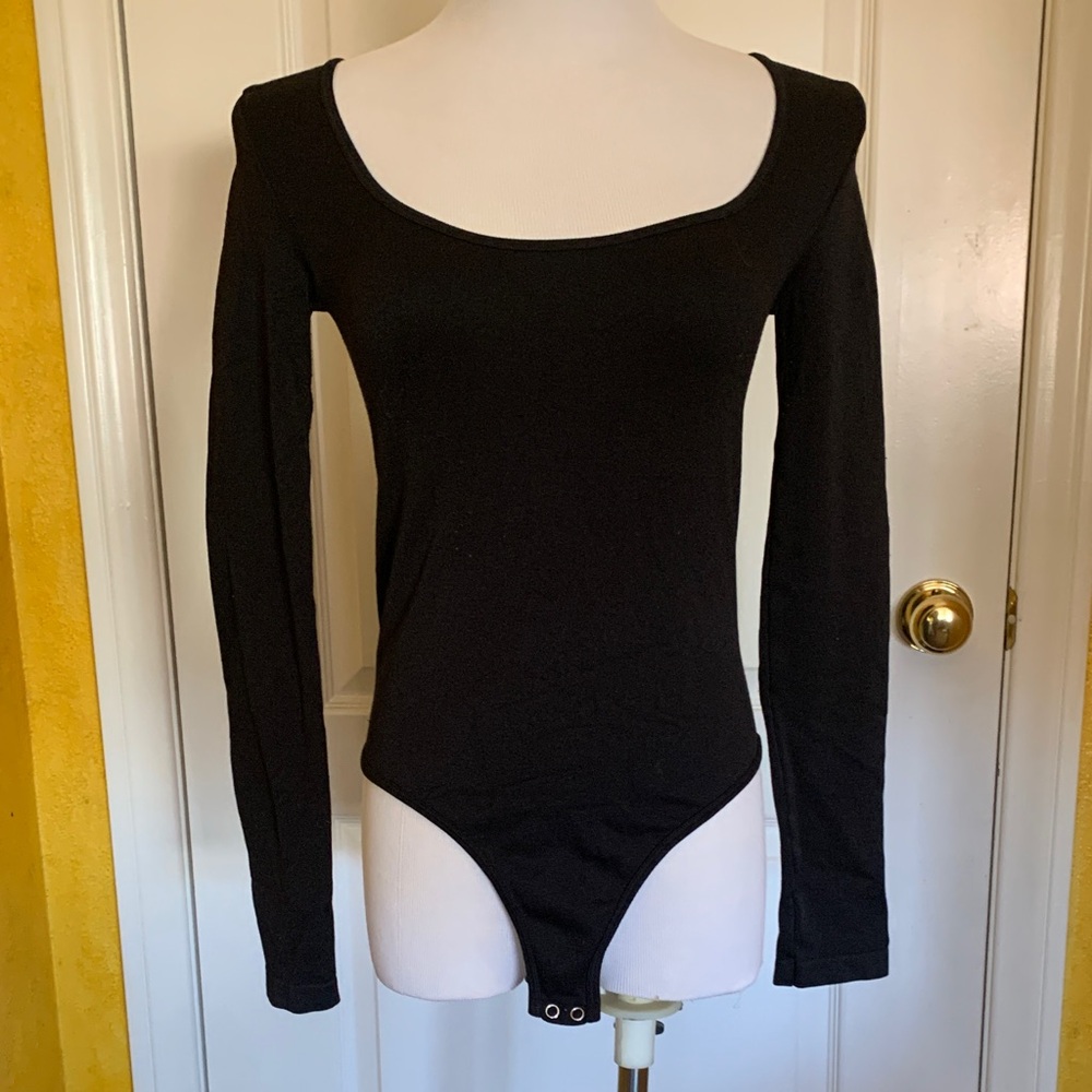 Forever 21 Classic Black Scoop Neck Bodysuit